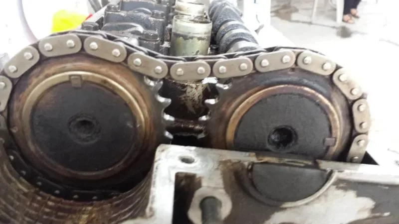 Hyundai Cual es el Posicionamiento de las marcas de los árboles de levas de un hyundai elantra 2000 motor 2.0