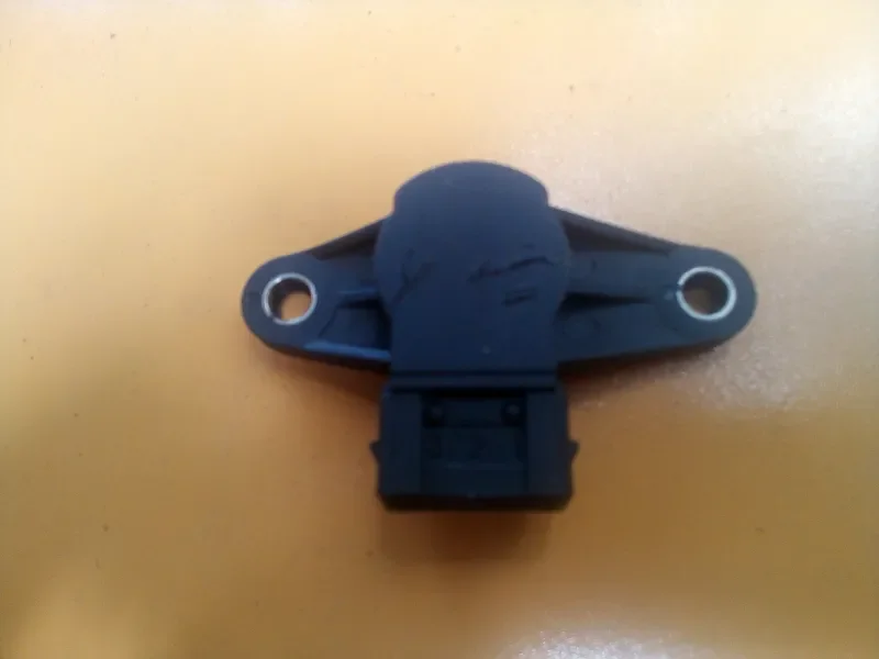 este es el sensor que trae este vehículo 